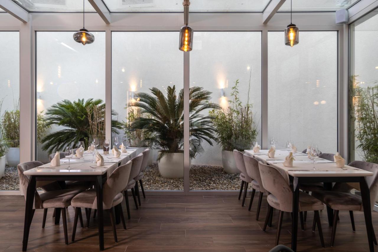 Garden Palace Resort Umag Bagian luar foto