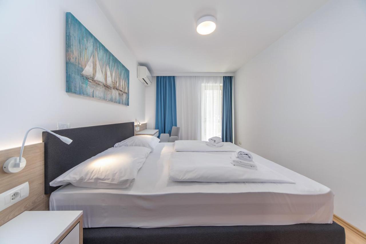 Garden Palace Resort Umag Bagian luar foto